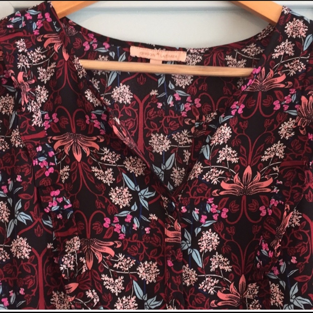 Gibson latimer peasant top Size small women like new